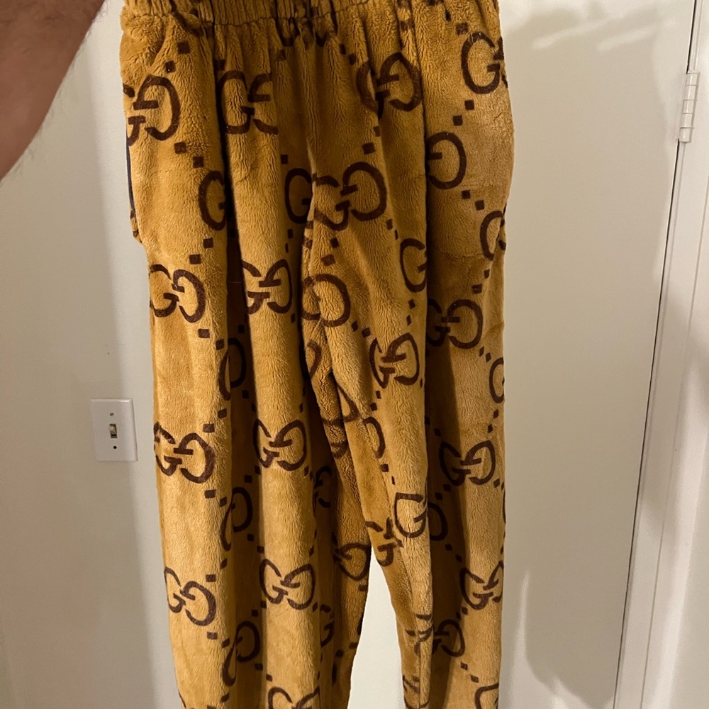 Gucciii sweatpants cozy